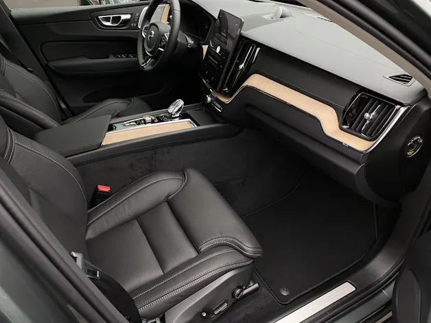 Volvo XC60 2.0 B5 MH Ultra Dark AWD