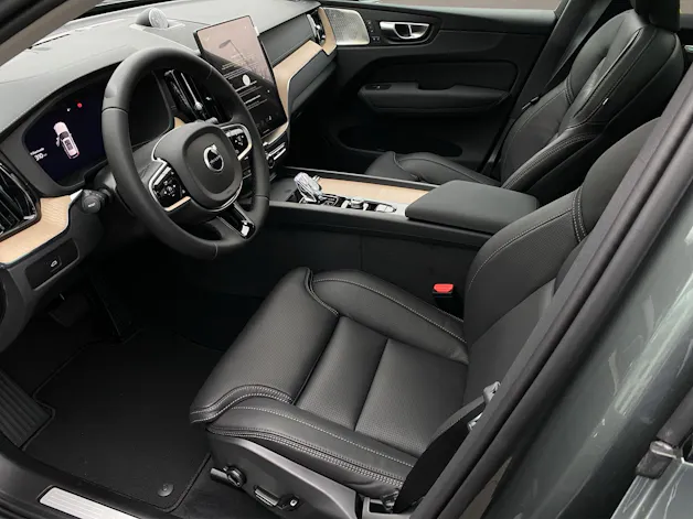 Volvo XC60 2.0 B5 MH Ultra Dark AWD