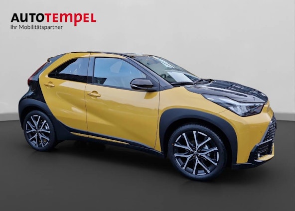 Vehicle image 3 Vehicle image 3