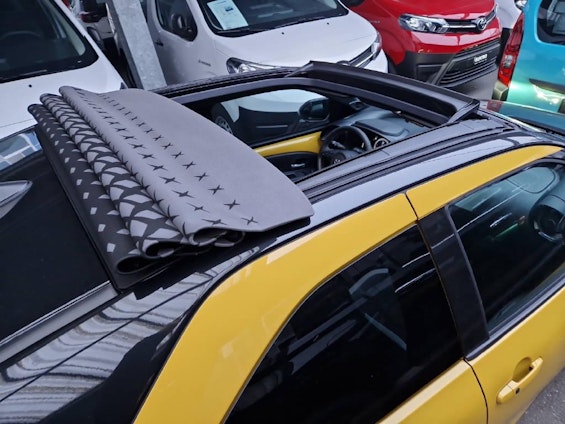 Vehicle image 17 Vehicle image 17