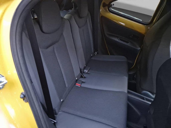 Vehicle image 9 Vehicle image 9