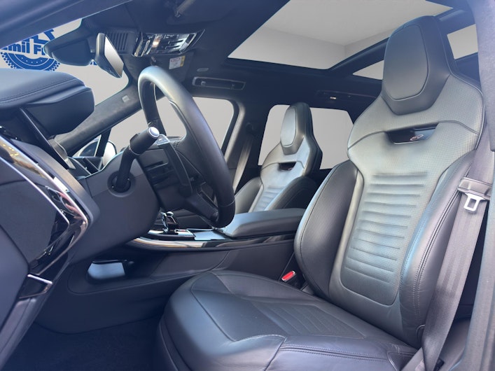 Vehicle image LAND ROVER RANGE ROVER SPORT