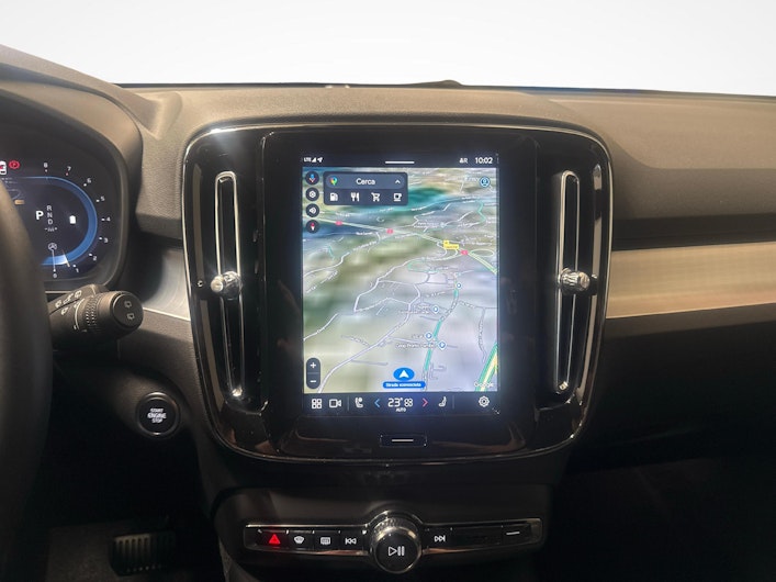 Vehicle image VOLVO XC40