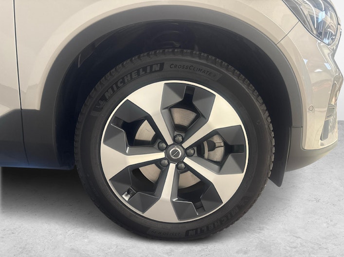 Vehicle image VOLVO XC40