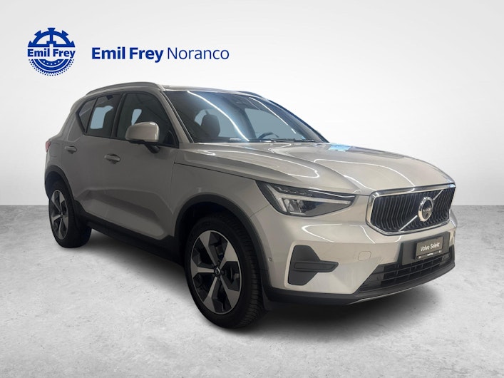 Vehicle image VOLVO XC40