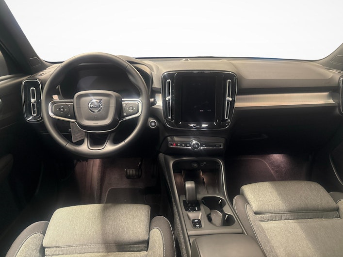 Vehicle image VOLVO XC40