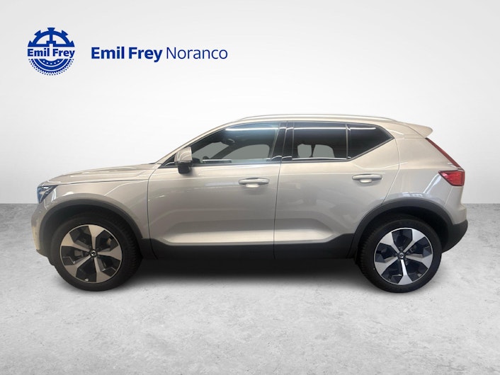 Vehicle image VOLVO XC40