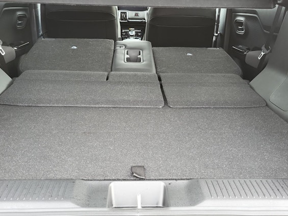 Vehicle image 16 Vehicle image 16