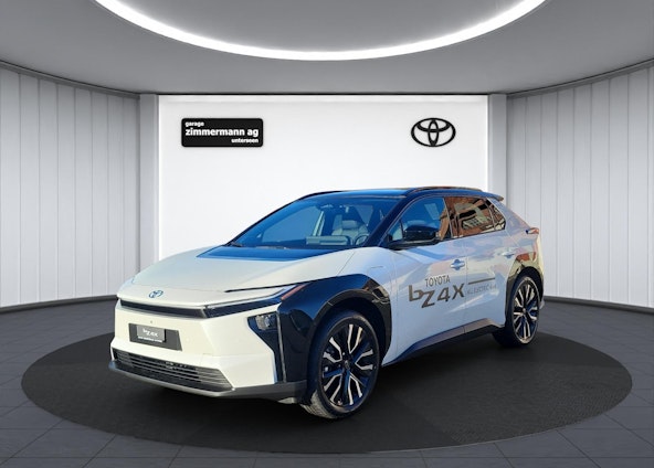 First vehicle image First vehicle image