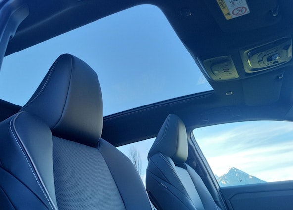 Vehicle image 17 Vehicle image 17