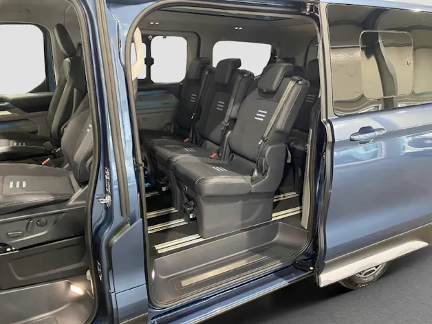 Ford Tourneo Custom Bus 320 L1 2.0 EcoBlue 170 PS Active 4x4