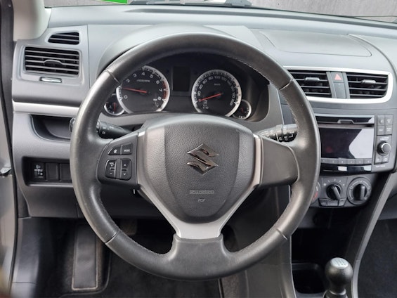 Vehicle image 8 Vehicle image 8