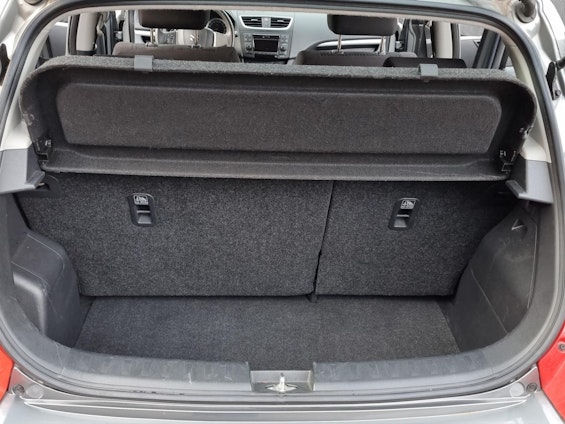 Vehicle image 14 Vehicle image 14