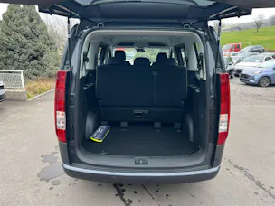 Hyundai Staria Wagon 1.6 T-GDi HEV Amplia A