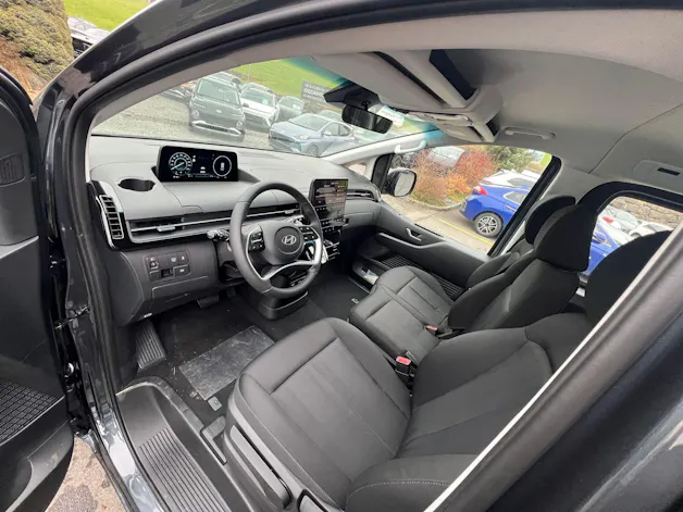 Hyundai Staria Wagon 1.6 T-GDi HEV Amplia A