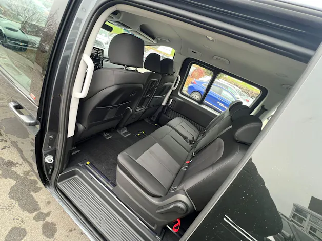 Hyundai Staria Wagon 1.6 T-GDi HEV Amplia A