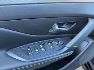 Peugeot 308 SW 1.6 PHEV 180 GT *PANO-DACH*