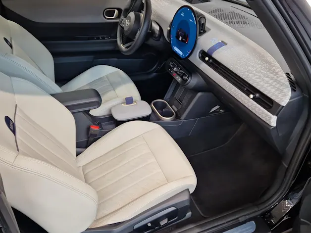 Mini Cabrio Cooper S F67 Favoured Trim