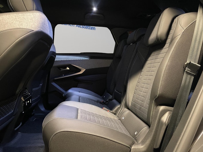 immagine del veicolo PEUGEOT 5008