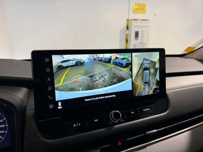 Vehicle image MITSUBISHI OUTLANDER