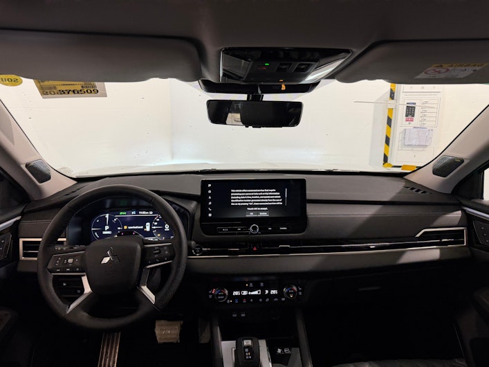 Vehicle image MITSUBISHI OUTLANDER