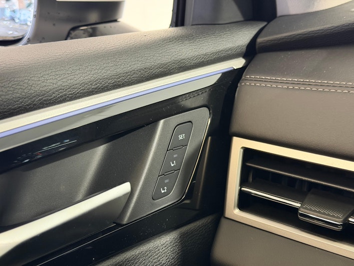 Vehicle image MITSUBISHI OUTLANDER