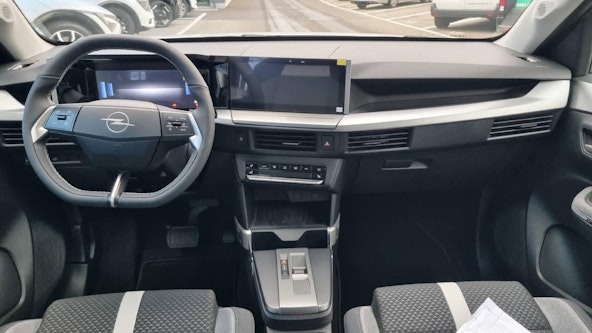 Vehicle image 9 Vehicle image 9