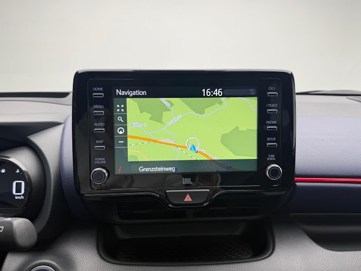 Vehicle image TOYOTA YARIS