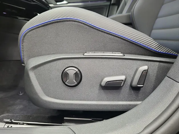 VW Golf VIII 2.0 TSI R DSG 4motion