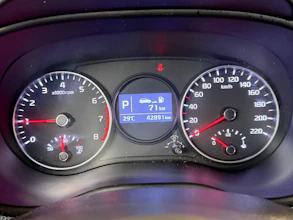 https://vehicle.imgix.net/4133709/55a75c7e-442c-4775-adea-30cd2ba99a54.jpg