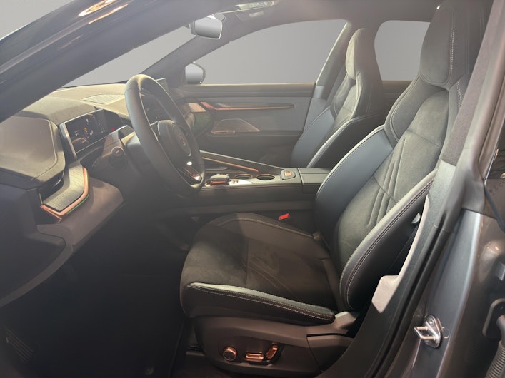 Vehicle image ZEEKR 001