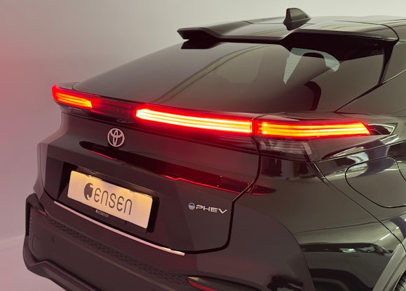 Vehicle image 16 Vehicle image 16