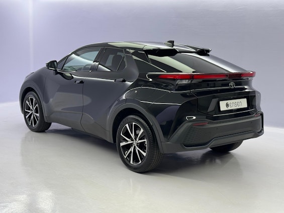 Vehicle image 4 Vehicle image 4