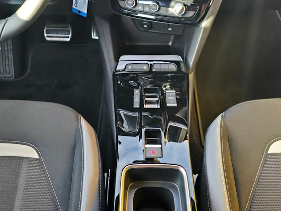 Vehicle image 7 Vehicle image 7