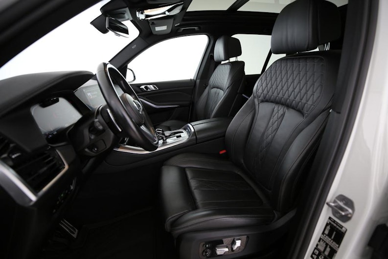 Vehicle image BMW X5