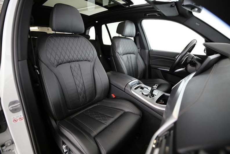 Vehicle image BMW X5