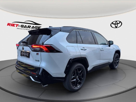 Vehicle image 3 Vehicle image 3