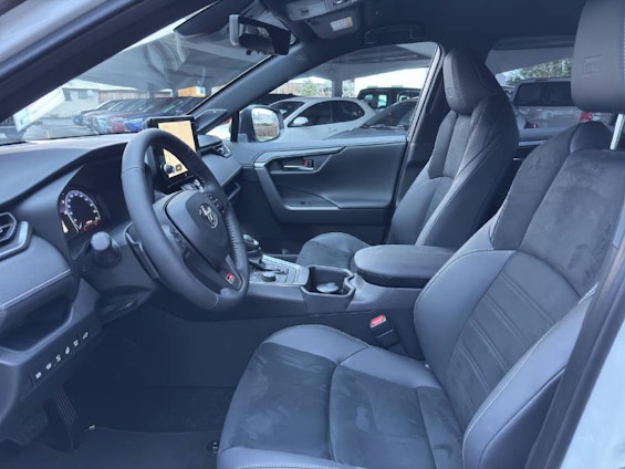 Vehicle image 6 Vehicle image 6