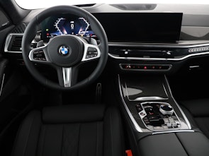 Vehicle image BMW X7 40d xDrive