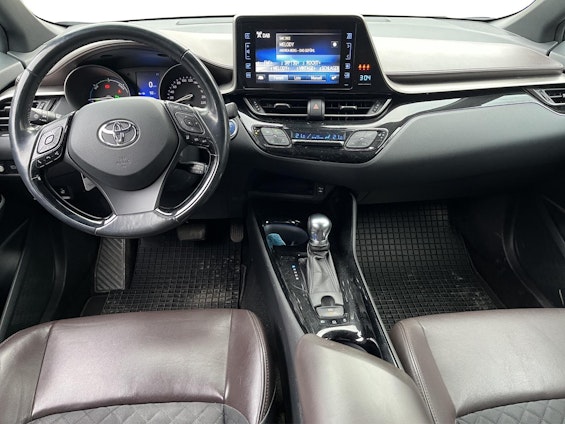 Vehicle image 4 Vehicle image 4