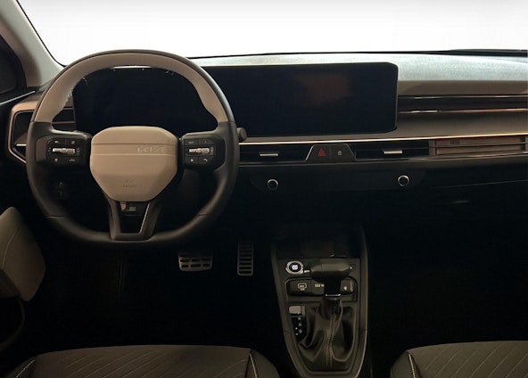 Vehicle image 4 Vehicle image 4