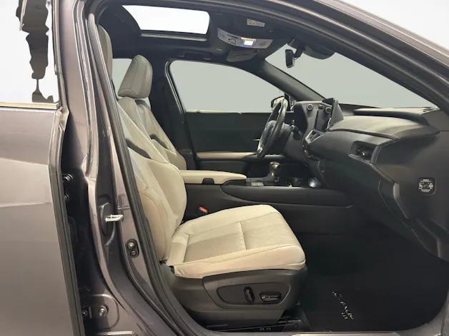Lexus UX 250h Excellence + Ruote invernali