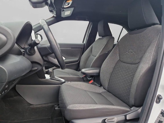 Vehicle image 8 Vehicle image 8