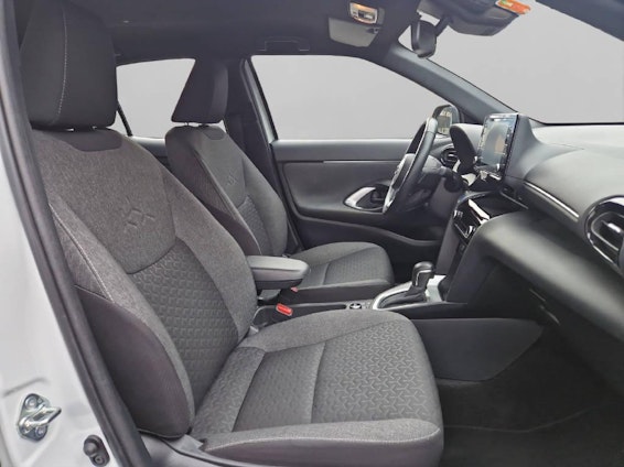 Vehicle image 9 Vehicle image 9