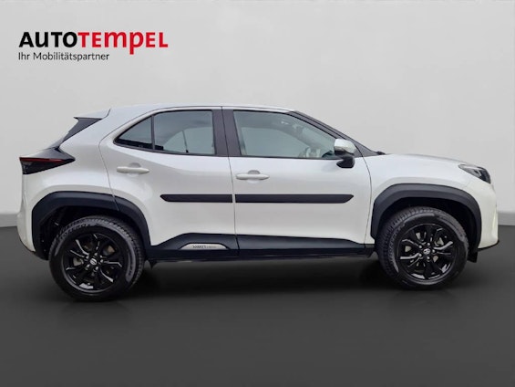 Vehicle image 4 Vehicle image 4