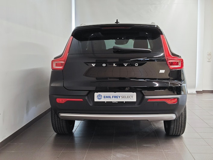 Vehicle image VOLVO XC40