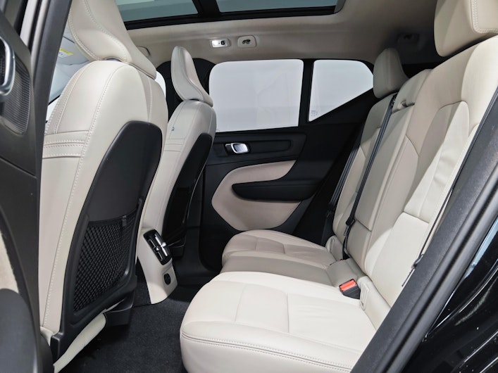 Vehicle image VOLVO XC40