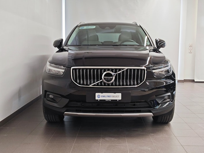 Vehicle image VOLVO XC40