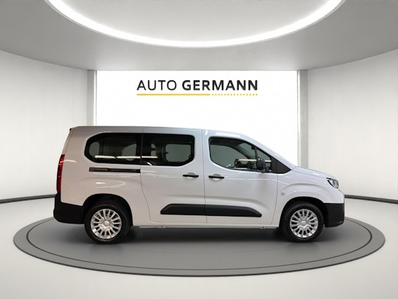 Vehicle image 6 Vehicle image 6