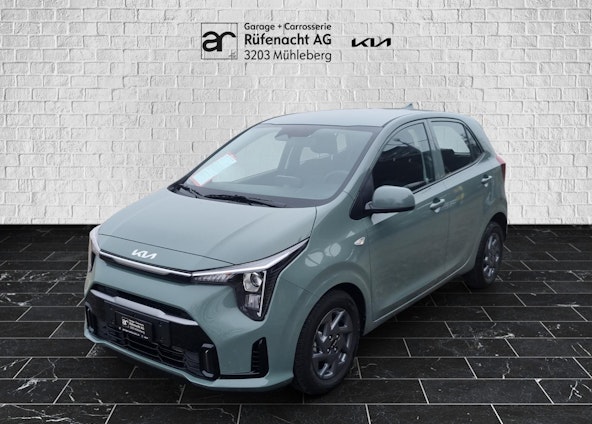 First vehicle image First vehicle image